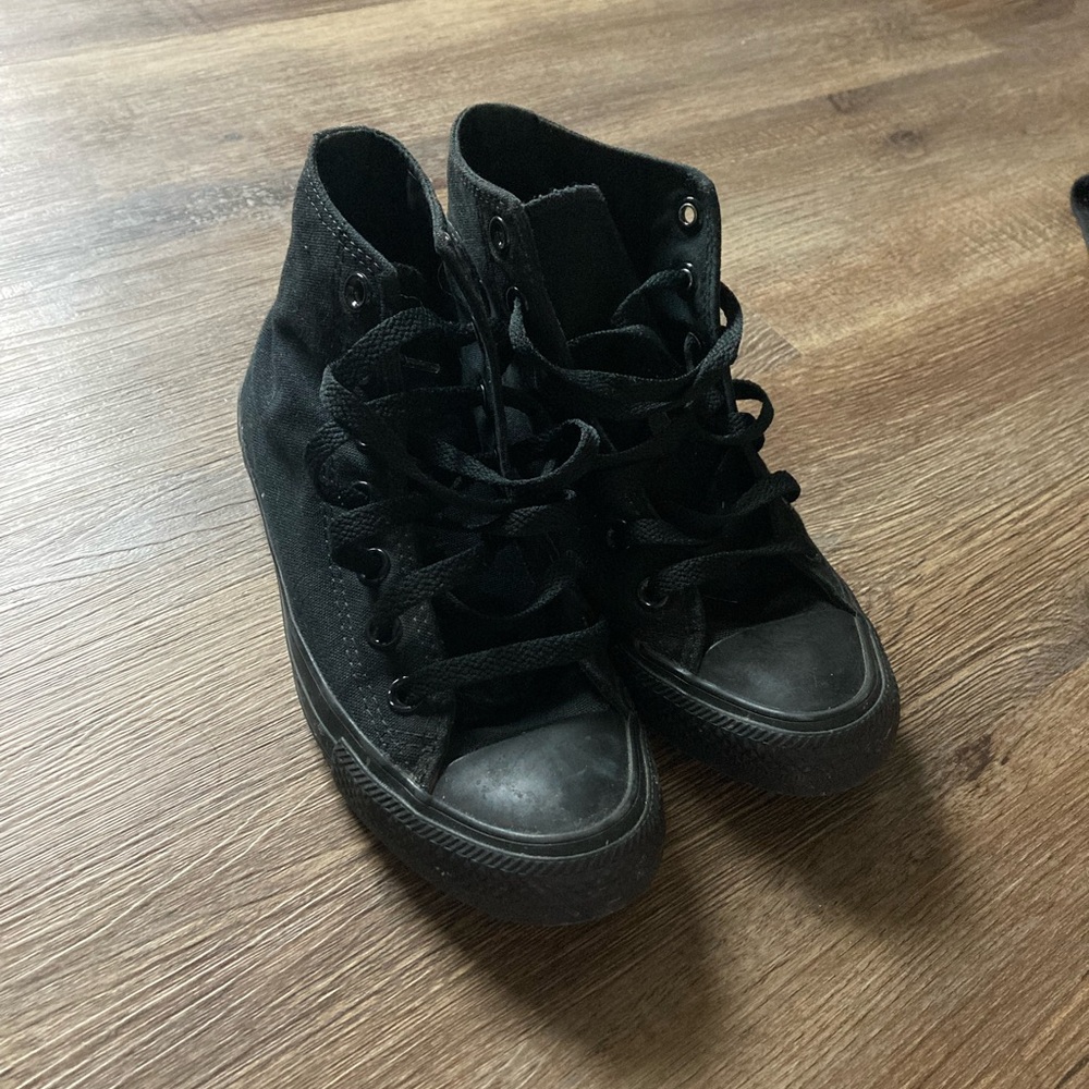 Black converse